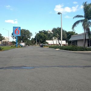 Motel 6-Miami, Fl